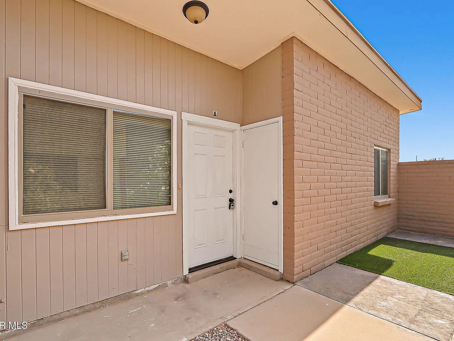 2 bed, 1.0 bath, 957 sqft, $1,350 — Photo 2