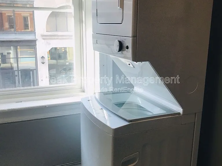 209 N 3rd St #1 — Photo 8