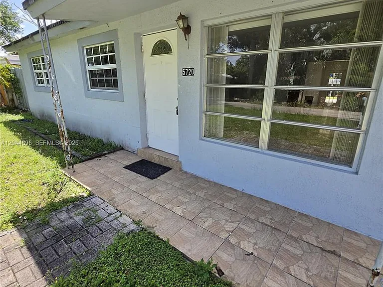 5720 Douglas St — Photo 14
