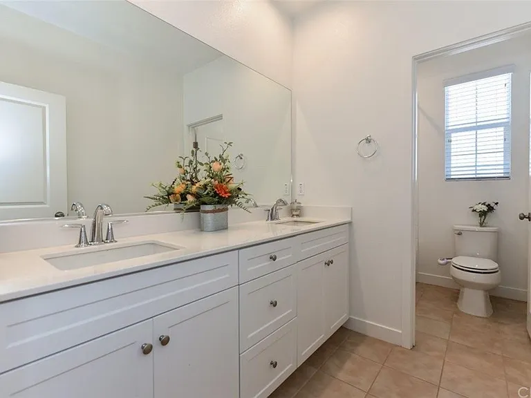 upstairs full bathroom with tub