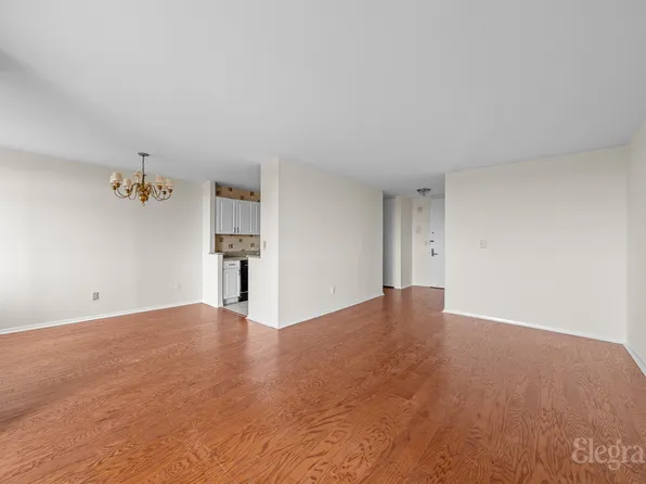 112-01 Queens Boulevard image 2 of 23