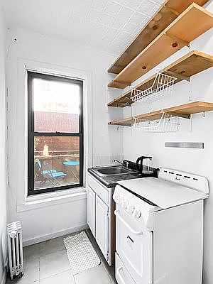 1st image of 127 Henry St #1