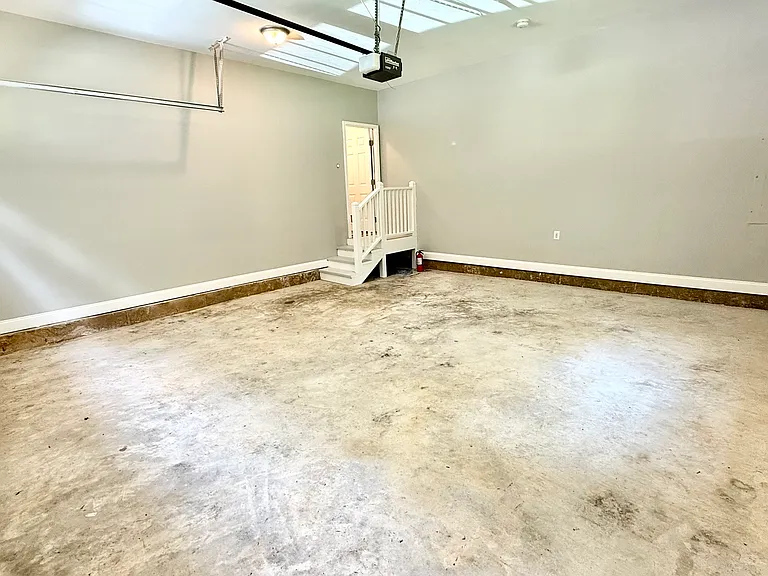 2041 English Ln — Photo 16
