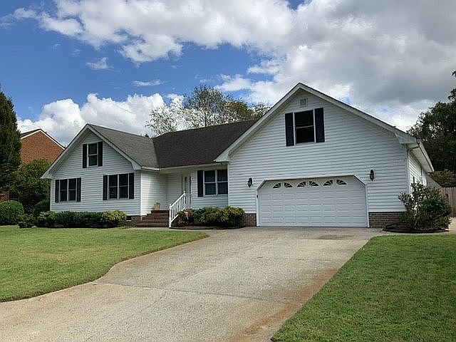1st image of 425 Southern Oaks Dr