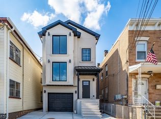 215 Centre St, Elizabeth, NJ