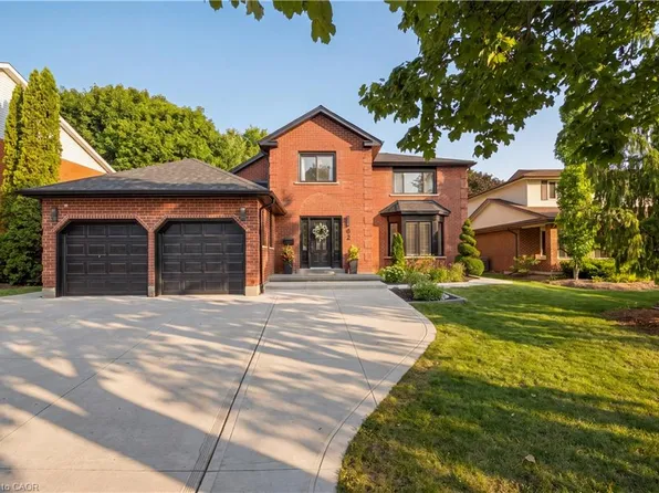 62 Corfield Dr, Kitchener, ON N2A 3W9