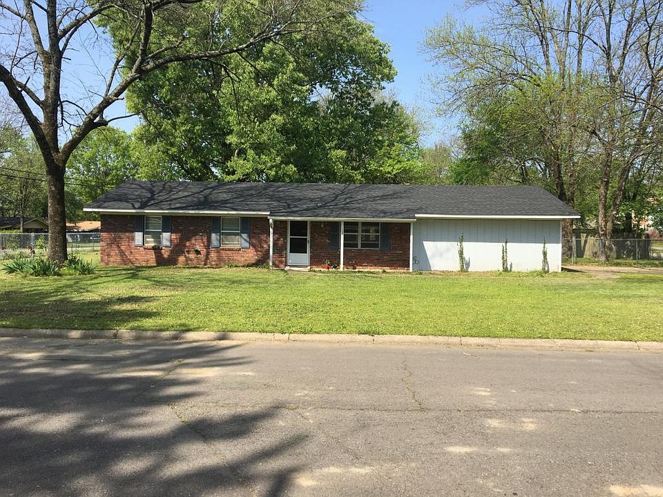 1st image of 1501 N Knoxville Ave