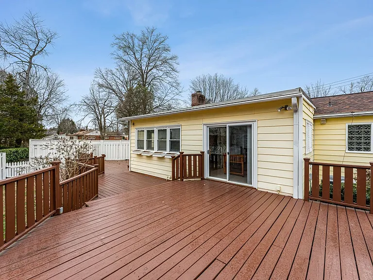 3503 Maple Ct — Photo 32