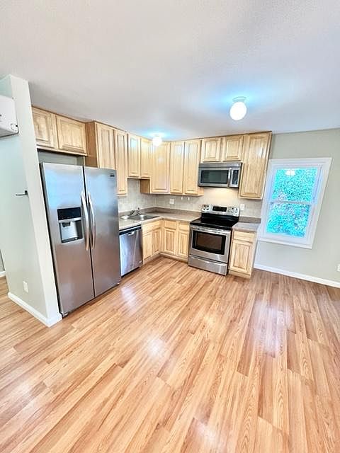 1st image of 204 N 7th St #B4