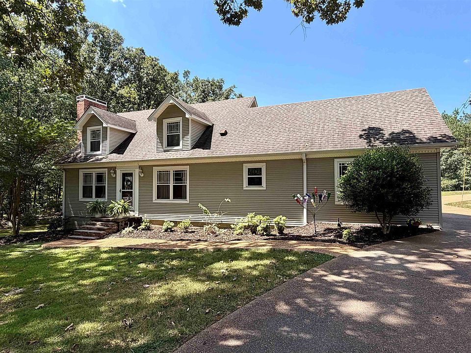 1st image of 835 Twin View Cir