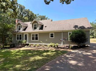 835 Twin View Cir, Selmer, TN 38375