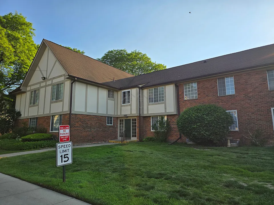 30276 Southfield Rd #215