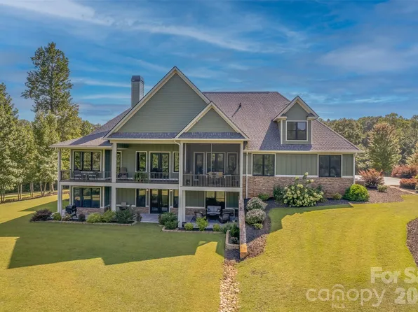 398 Mapleton Ln, Columbus, NC 28722