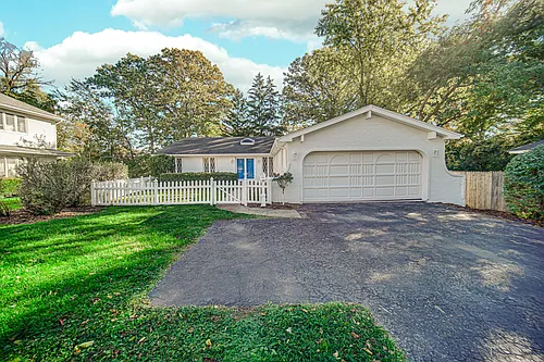 1046 Illinois Rd Photo 1