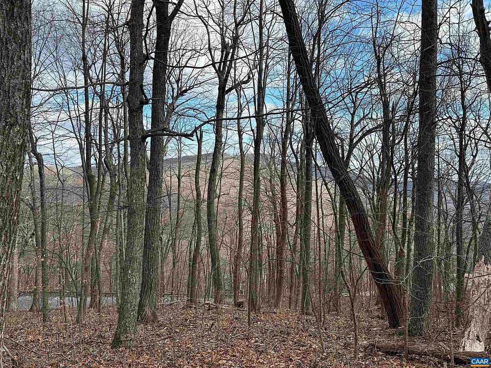 1st image of 122 Hanging Rock Ln