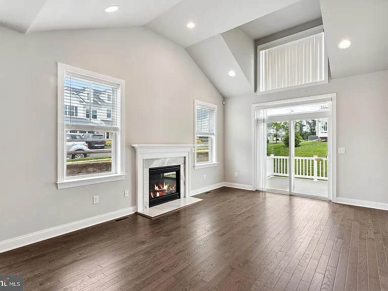 38 Lacey Ln — Photo 9