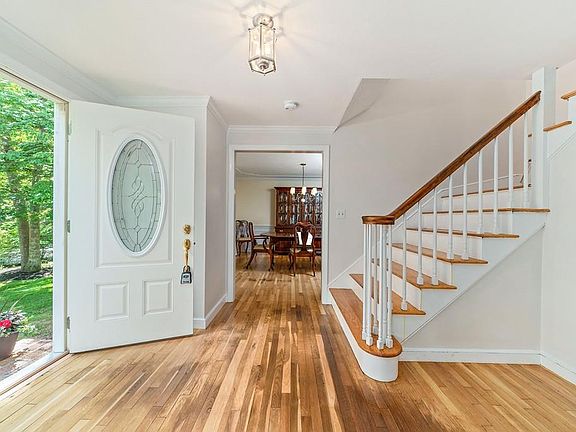 4th image of 52 Folly Hill Ln