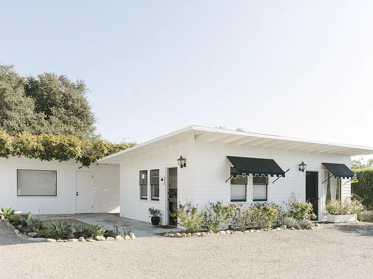 696 Romero Canyon Rd — Photo 32