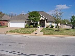 1st image of 4000 Park Hurst Dr