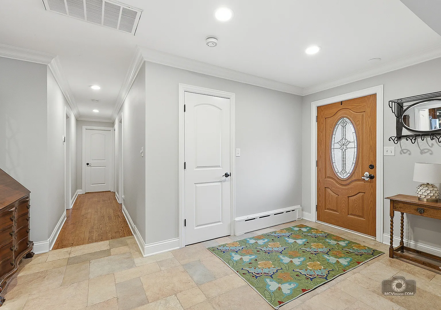 4 bed, 2100 sqft, $3,400 — Photo 3