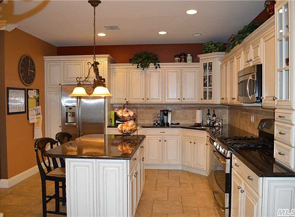 3rd image of 116 Brattle Cir
