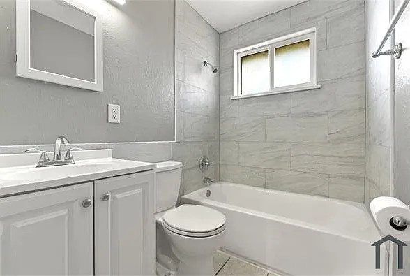 2 bed, 728 sqft, $1,900 — Photo 4