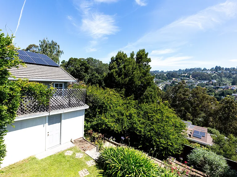 5070 Cochrane Ave — Photo 31