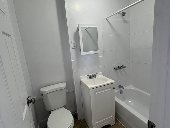 5th image of 28 Elmwood Ave APT 15
