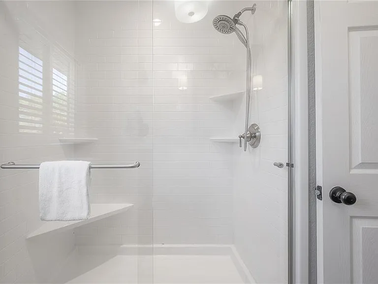 2916 W Collins St — Photo 15