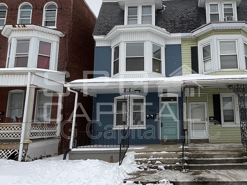 1st image of 928 W Princess St