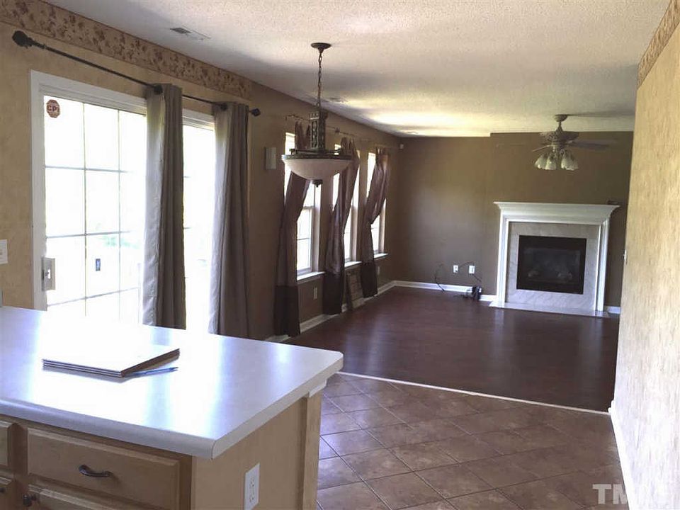 2nd image of 4905 Zara Ct