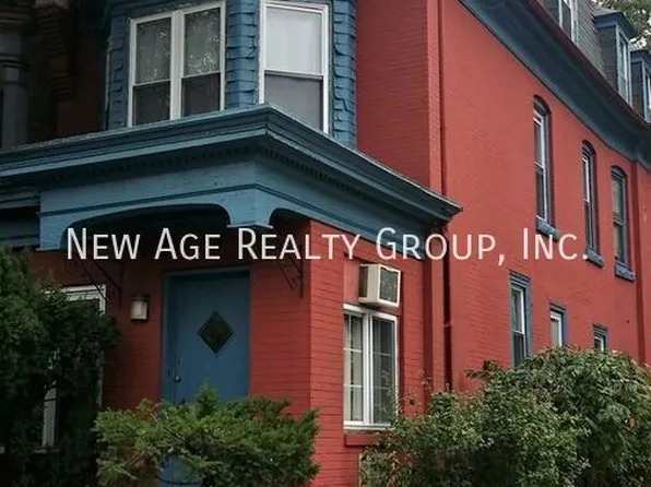 4338 Pine St #2F, Philadelphia, PA 19104