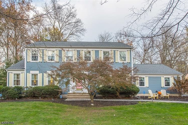 2nd image of 11 Ironwood Rd