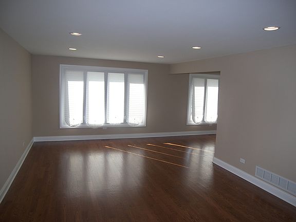 3rd image of 3650 W Deer Park Dr