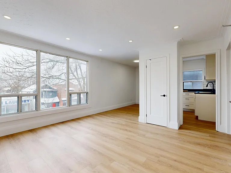 1252 Davenport Rd — Photo 10