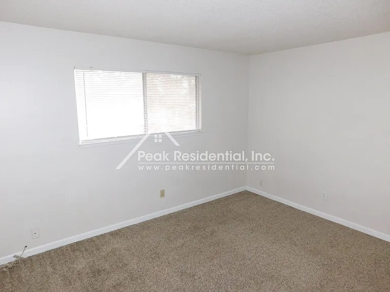 10260 Mills Station Rd — Photo 14