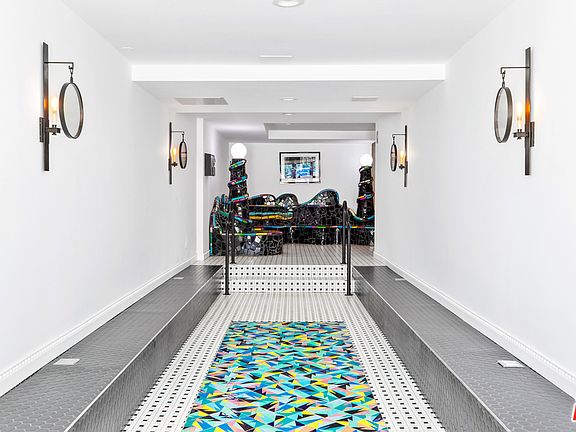 4th image of 440 S Roxbury Dr APT 101