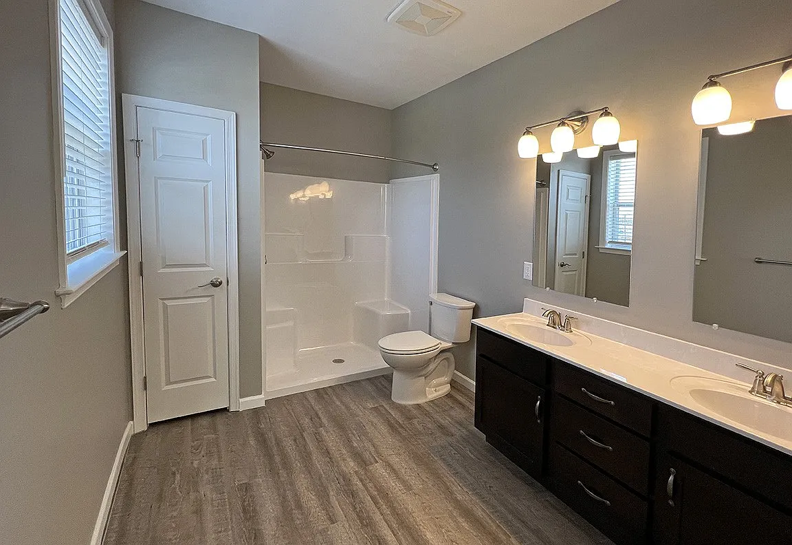 Green Valley Apartments — Photo 3