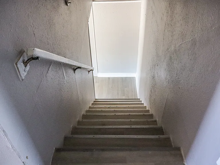 801 Roseanne St #15 — Photo 6