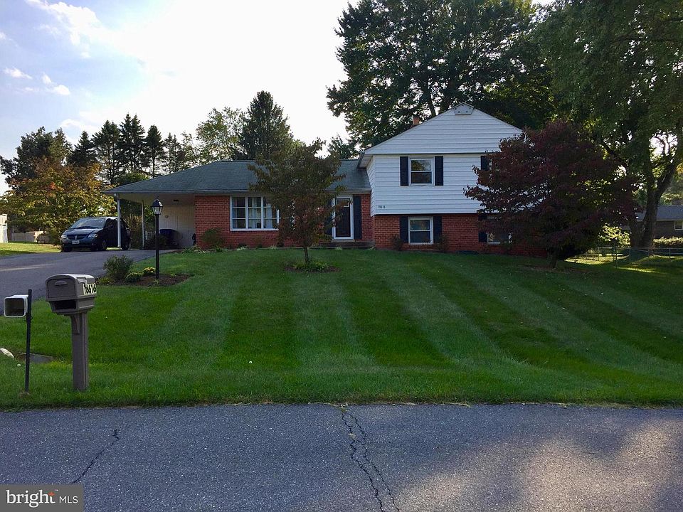 2nd image of 18616 Clover Hill Ln