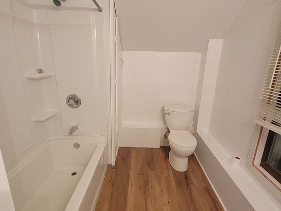 4th image of 455 N 2nd St Unit B