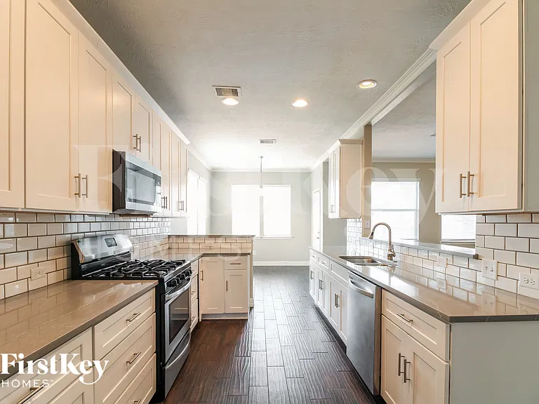 8303 Egret Bay Cir — Photo 8