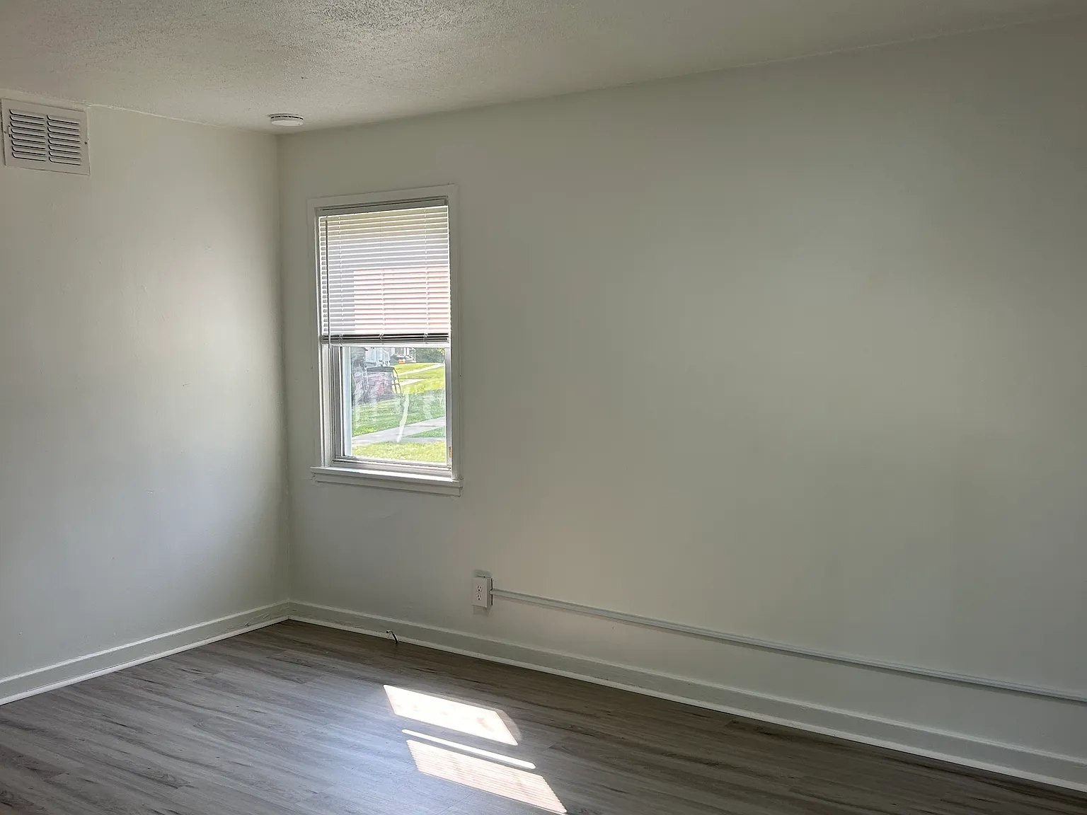 2 bed, 715 sqft, $1,095 — Photo 2