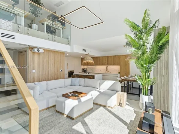 200 Biscayne Boulevard Way APT 706, Miami, FL 33131