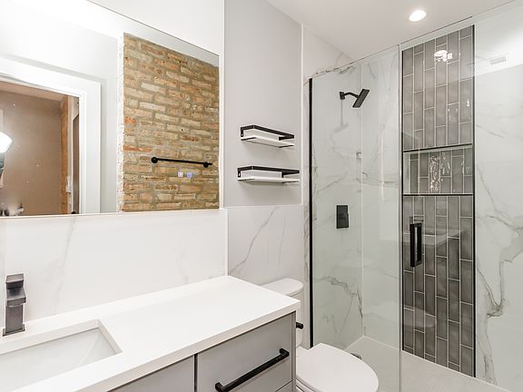 5th image of 716 S Laflin St #3R