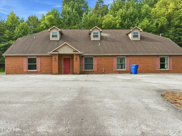 2215 S Roane St, Harriman, TN 37748