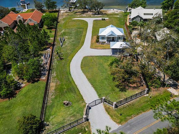 3rd image of 59 Hewett Point Rd