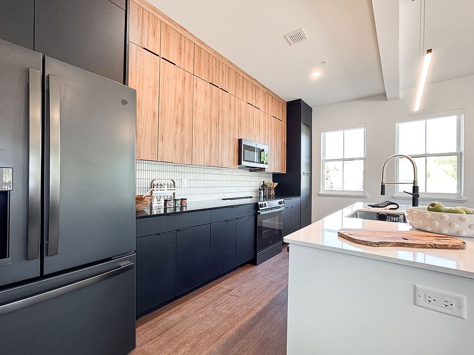 1st image of 75 Monroe Ave #1204