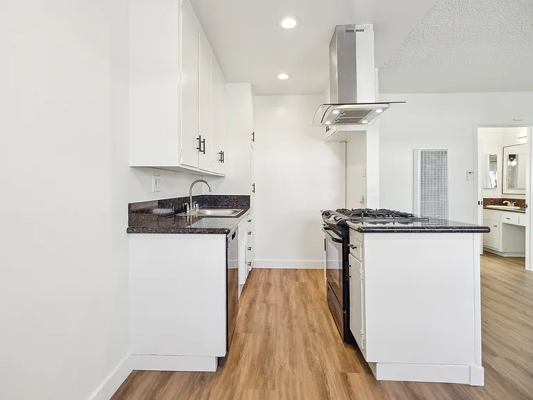 Sun Rose Villas — Photo 15