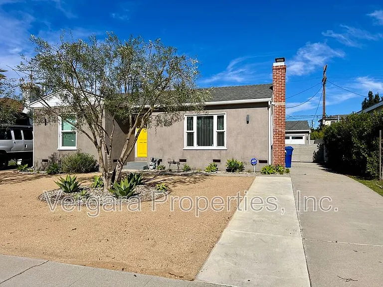6531 W 85th St — Photo 2